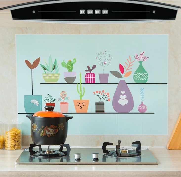 Giấy dán tường trang trí nhà bếp sẽ giúp cho không gian nấu nướng của bạn trở nên sang trọng và hiện đại hơn. Với nhiều mẫu mã đa dạng, bạn có thể dễ dàng lựa chọn cho mình một bộ giấy dán tường phù hợp với phong cách và không gian căn bếp của mình. Hãy để giấy dán tường hóa thiên đường nấu nướng của bạn thêm phần ấn tượng.